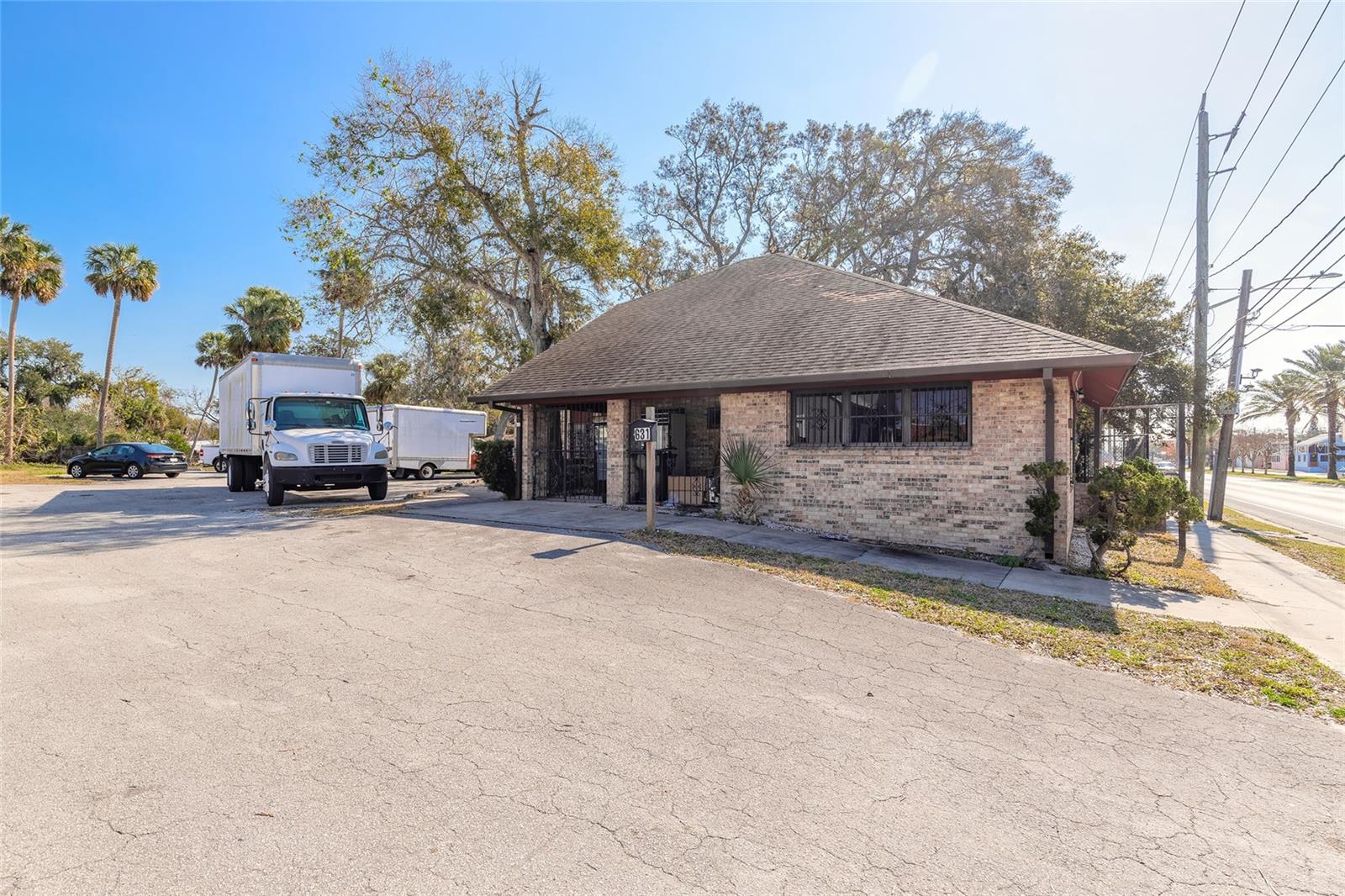 KINGSTON - Commercial Sale