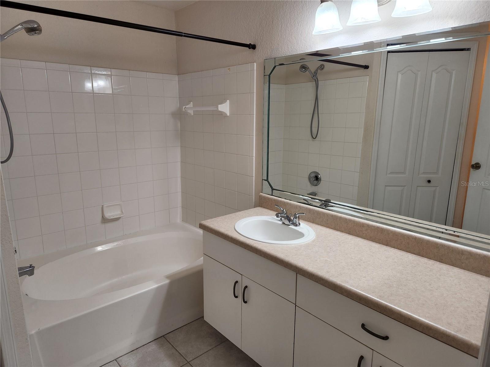 BELLA VILLINO VI - Residential Lease