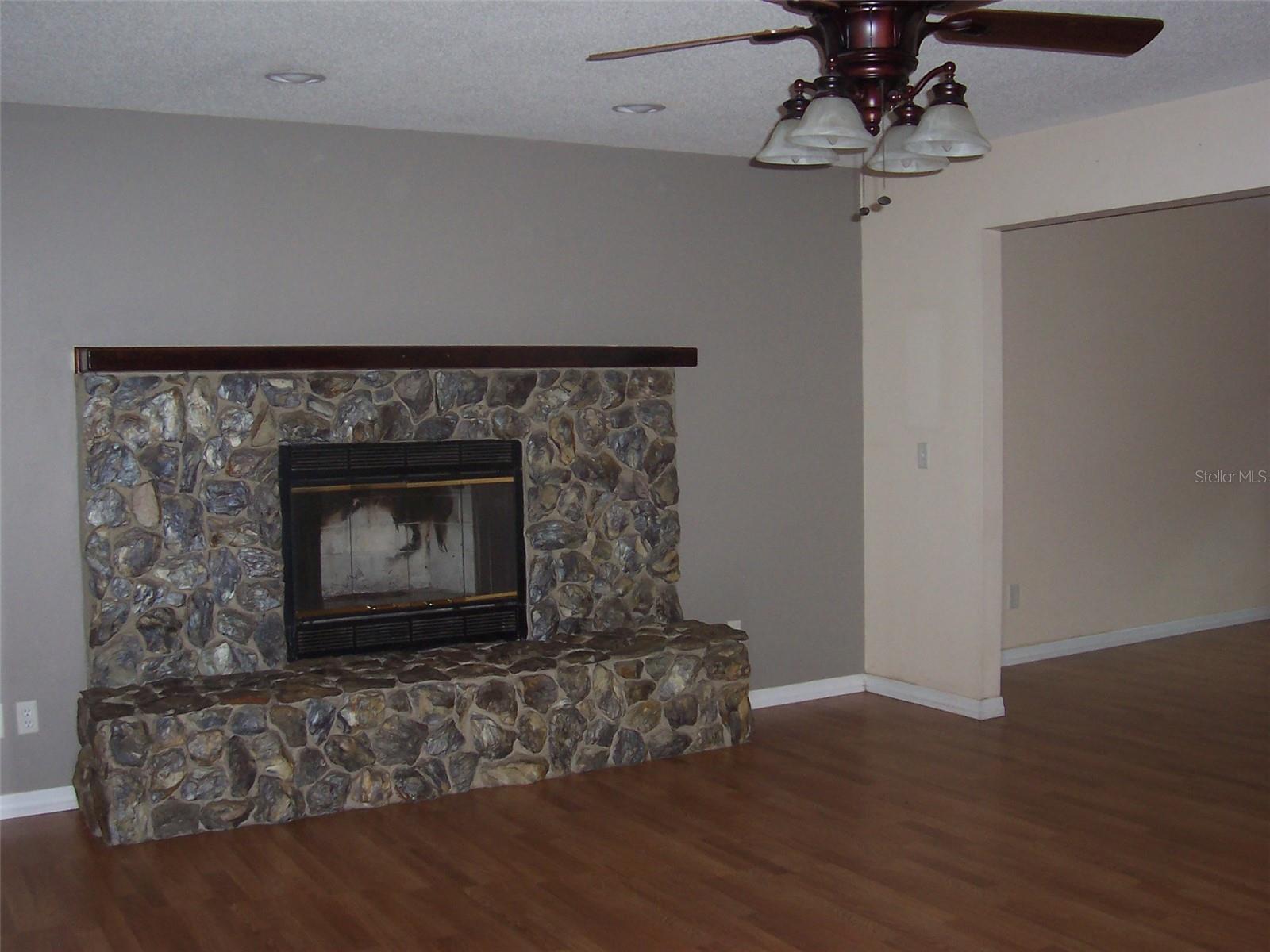 VILLAGE GROVE 1 - Residential