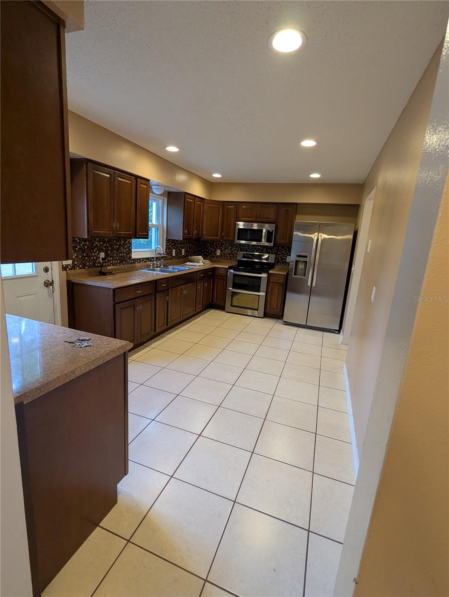 VILLAGE GROVE 1 - Residential