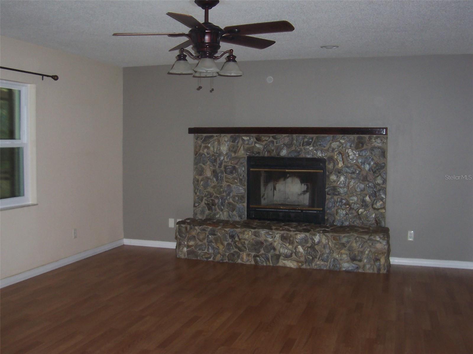 VILLAGE GROVE 1 - Residential