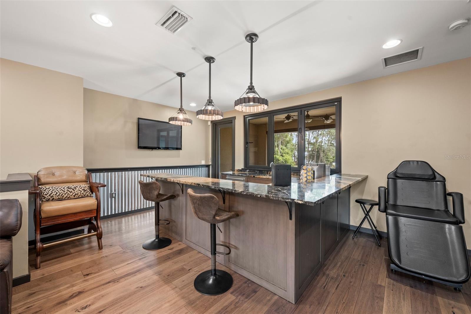 CYPRESS SHORES - Residential