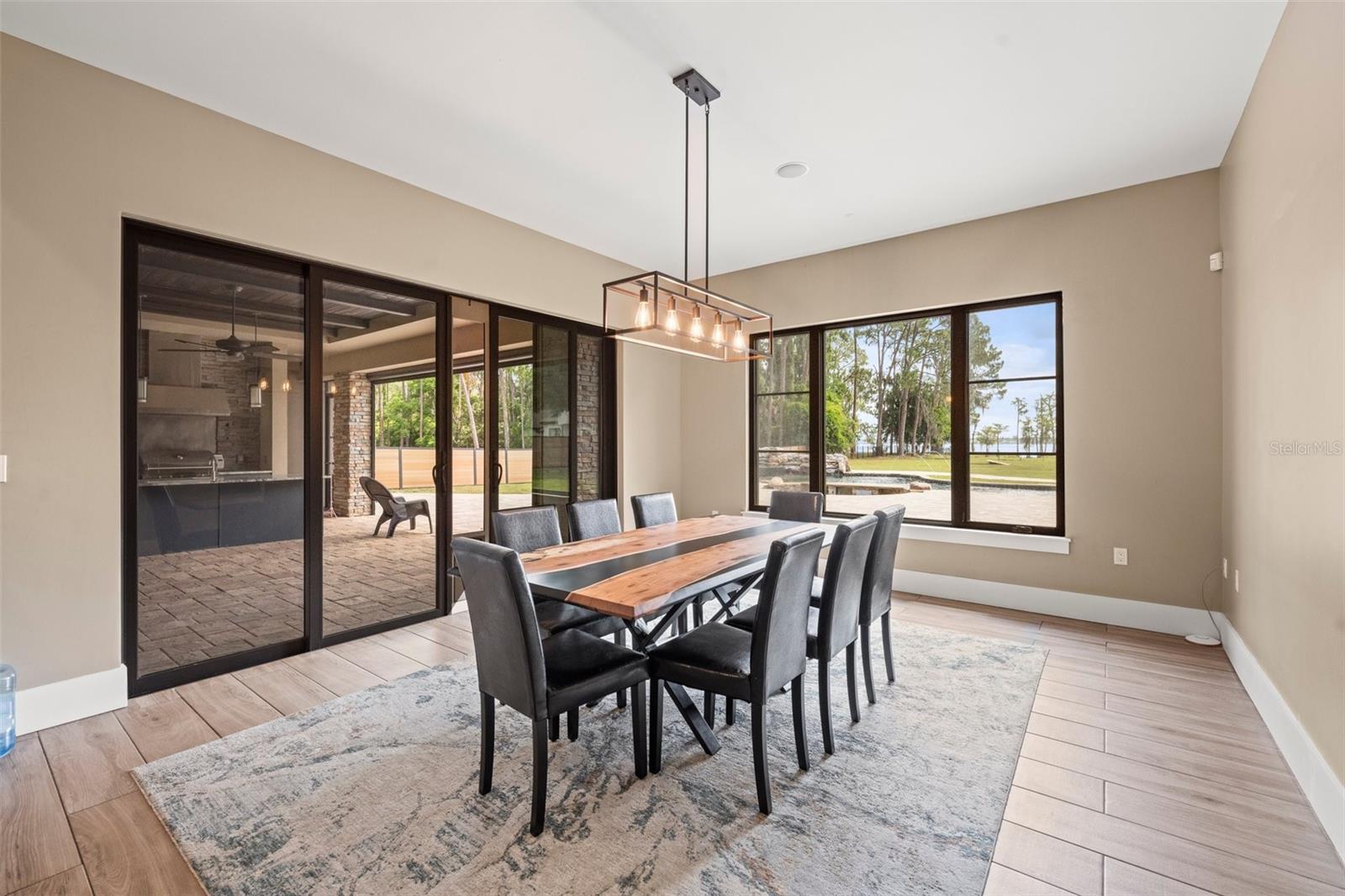CYPRESS SHORES - Residential