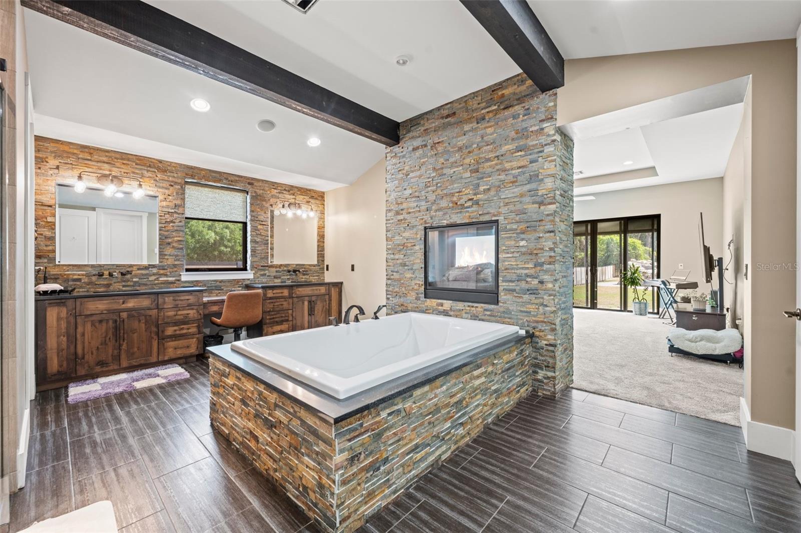 CYPRESS SHORES - Residential