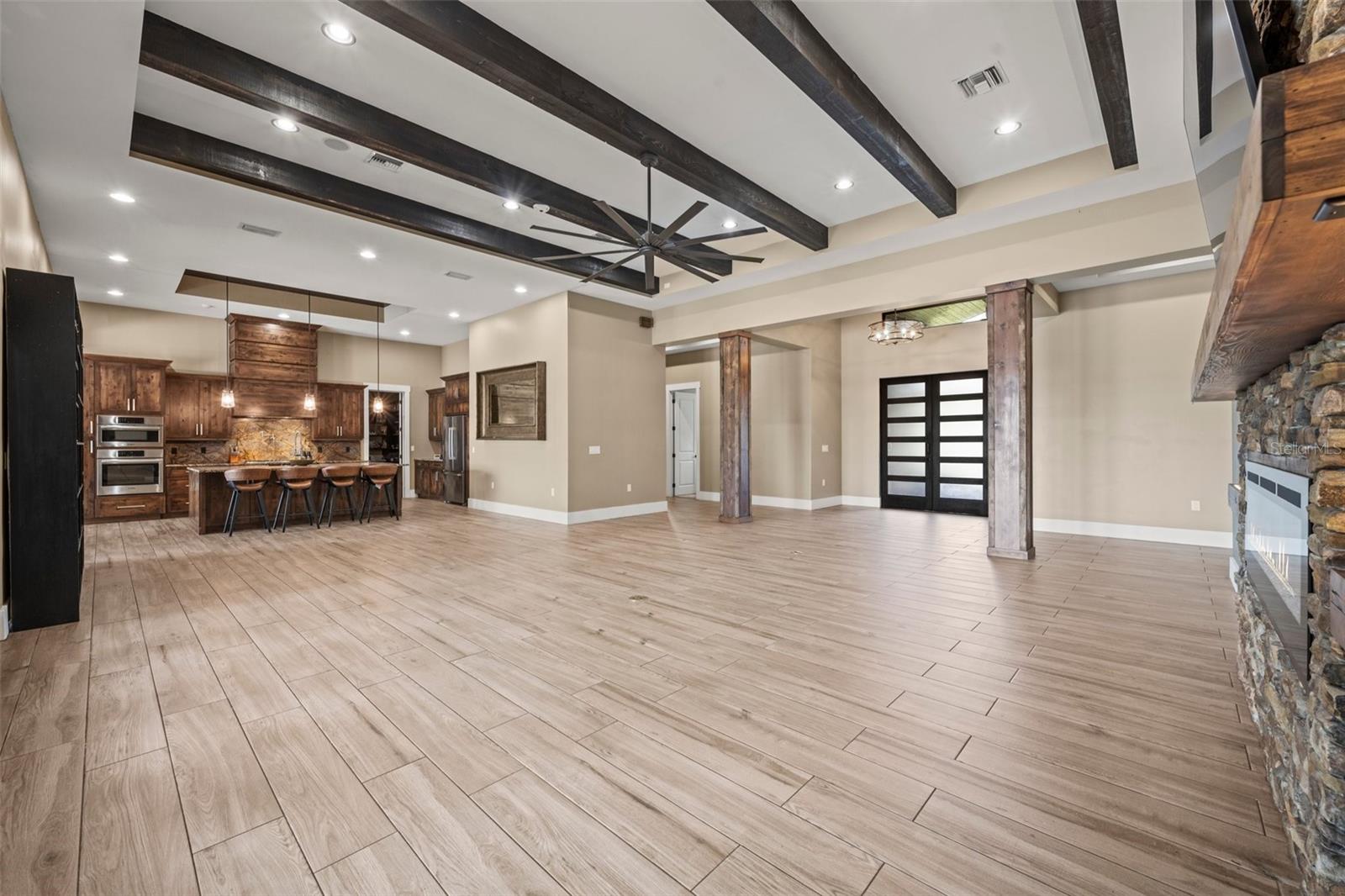 CYPRESS SHORES - Residential