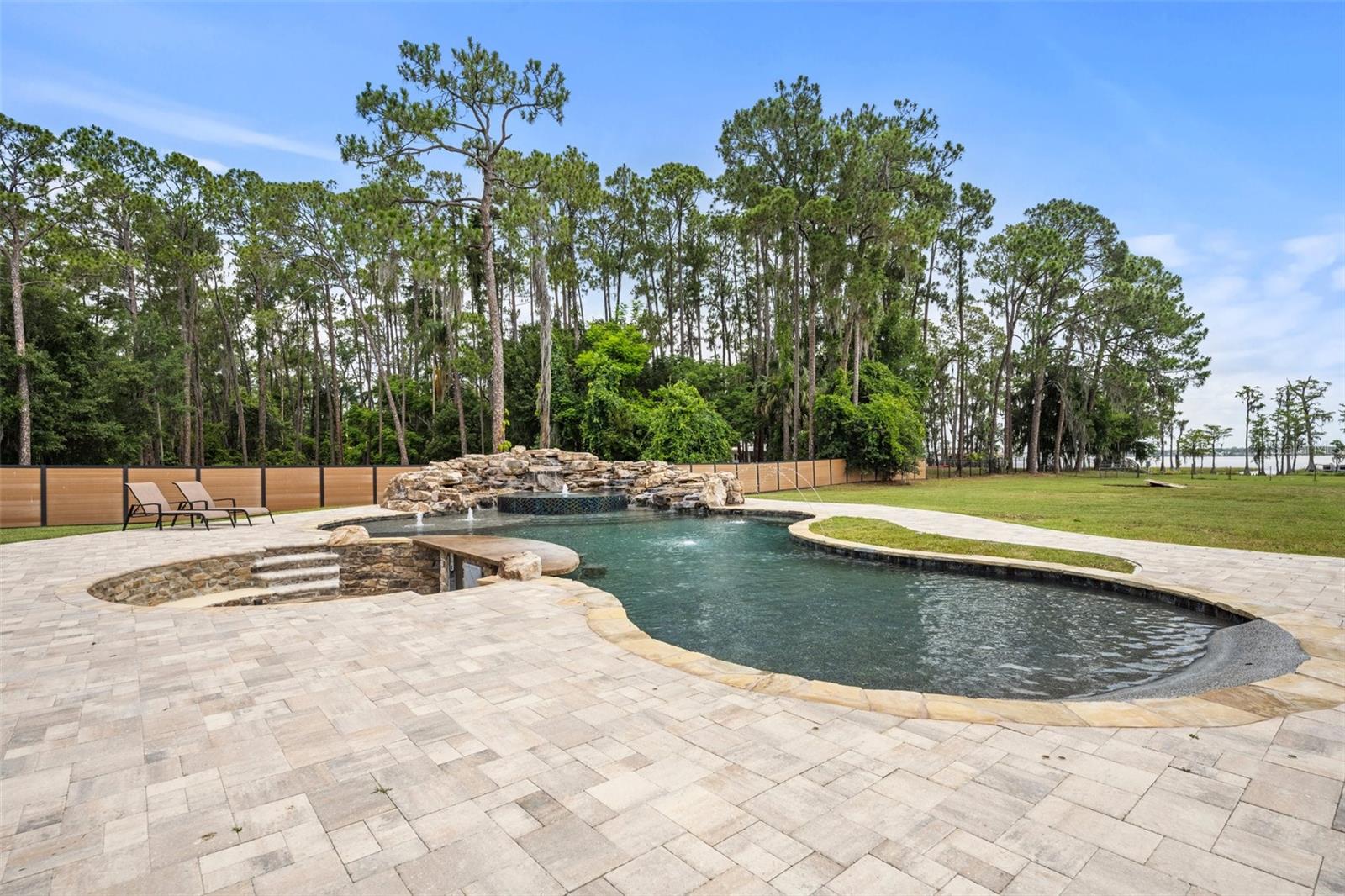 CYPRESS SHORES - Residential