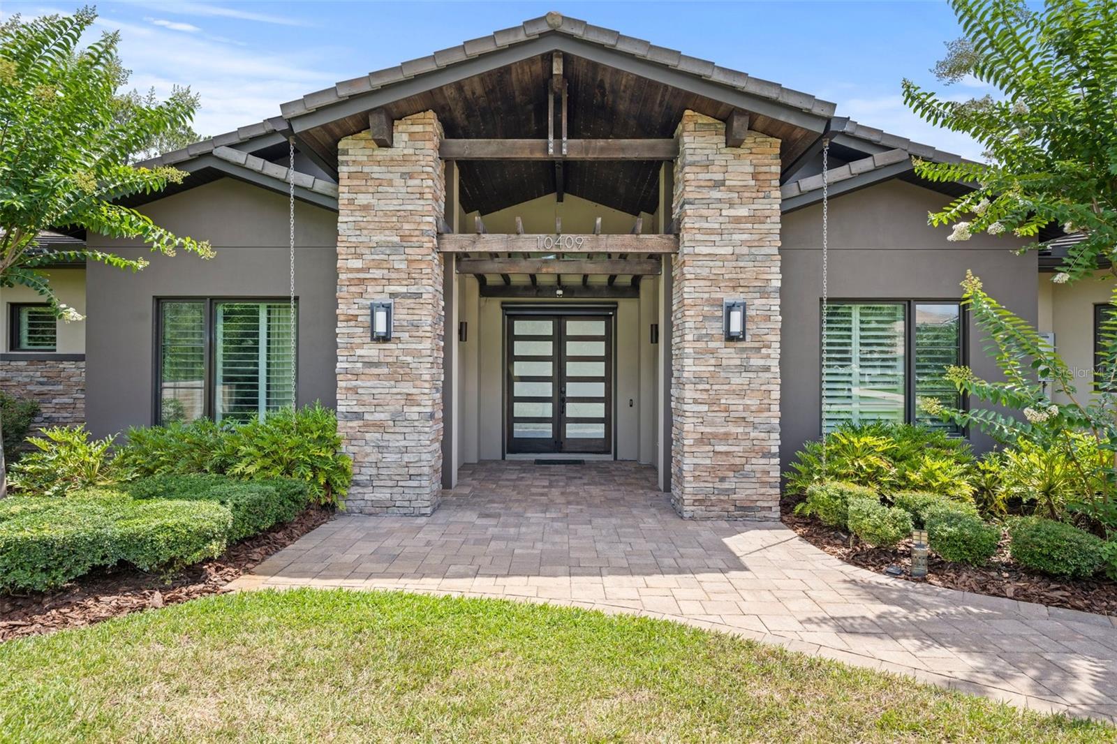 CYPRESS SHORES - Residential