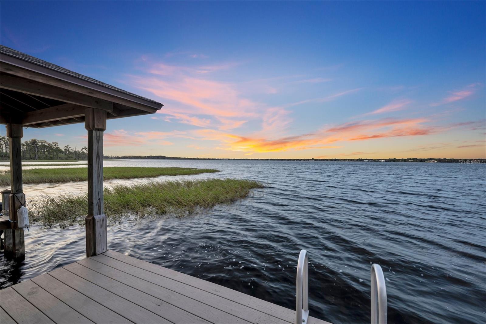 CYPRESS SHORES - Residential