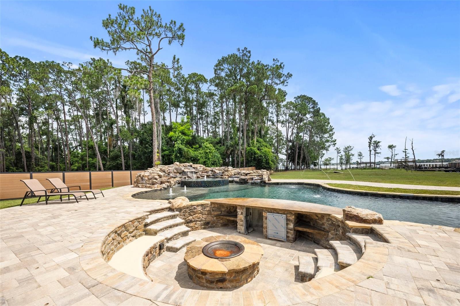 CYPRESS SHORES - Residential