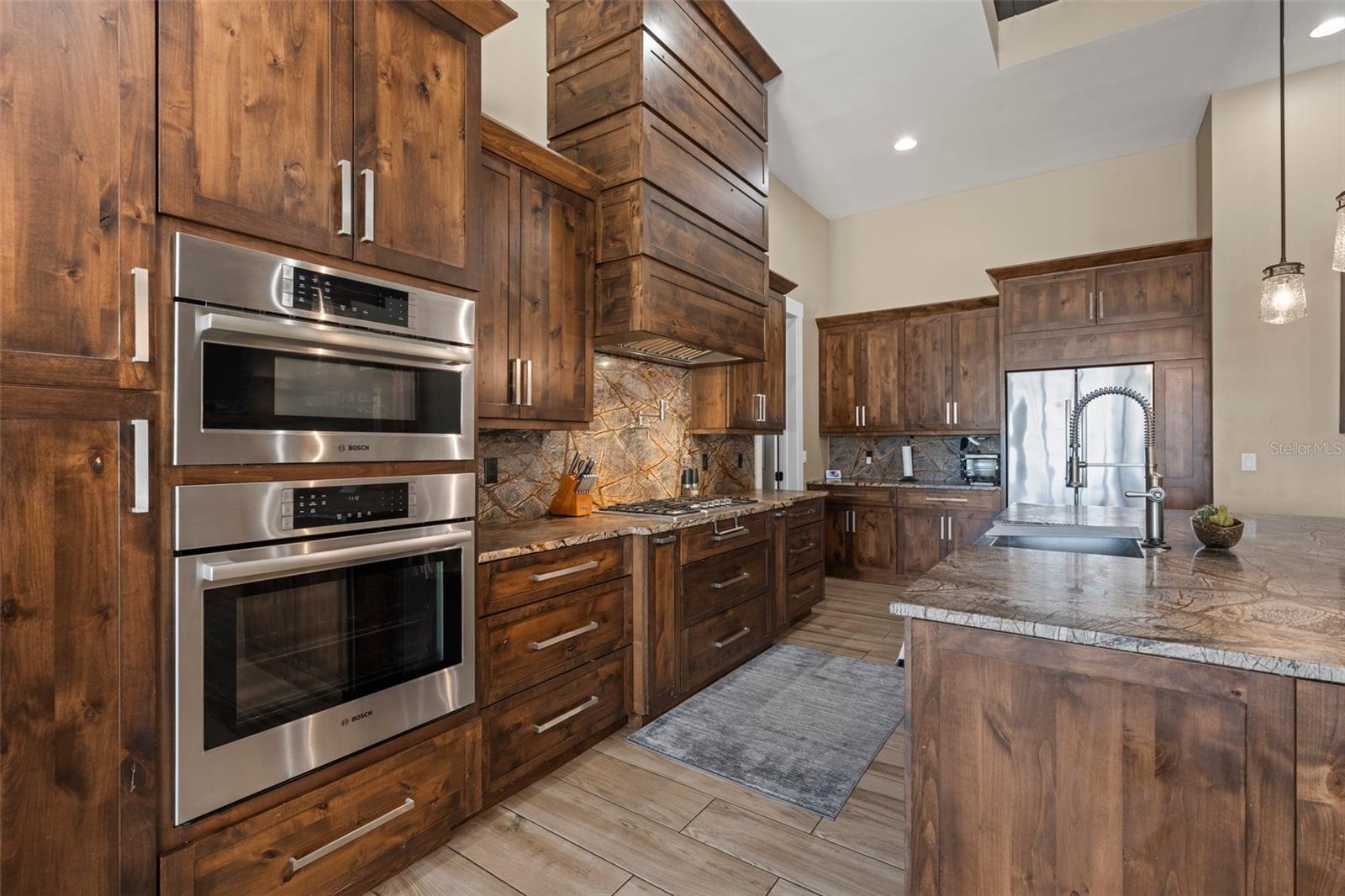 CYPRESS SHORES - Residential