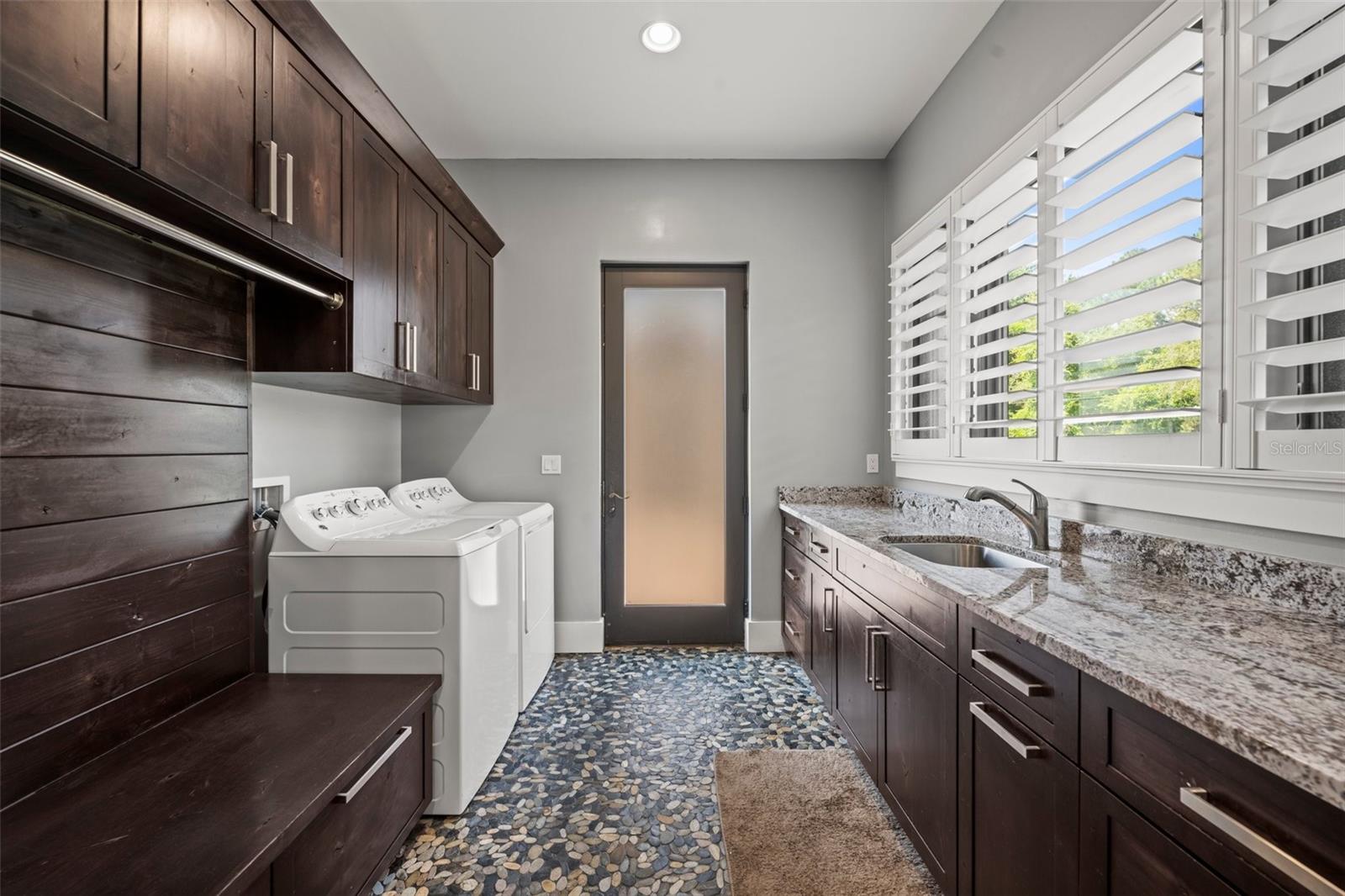 CYPRESS SHORES - Residential