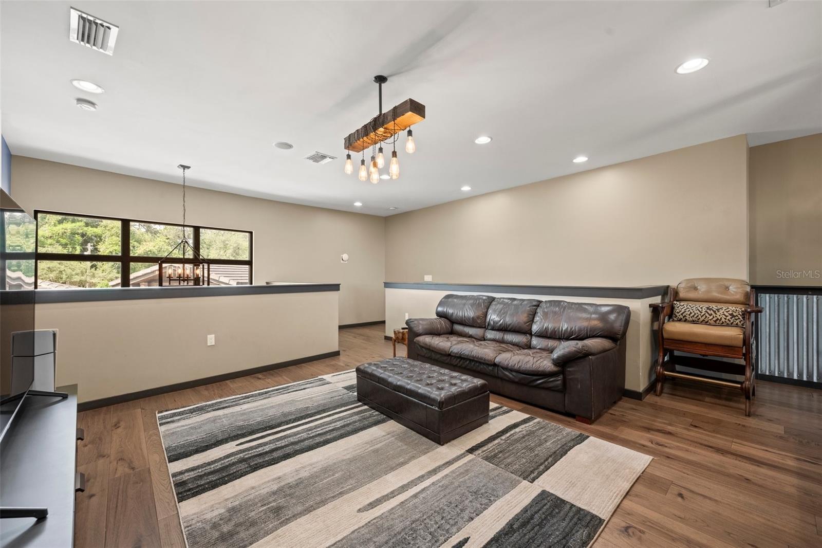 CYPRESS SHORES - Residential