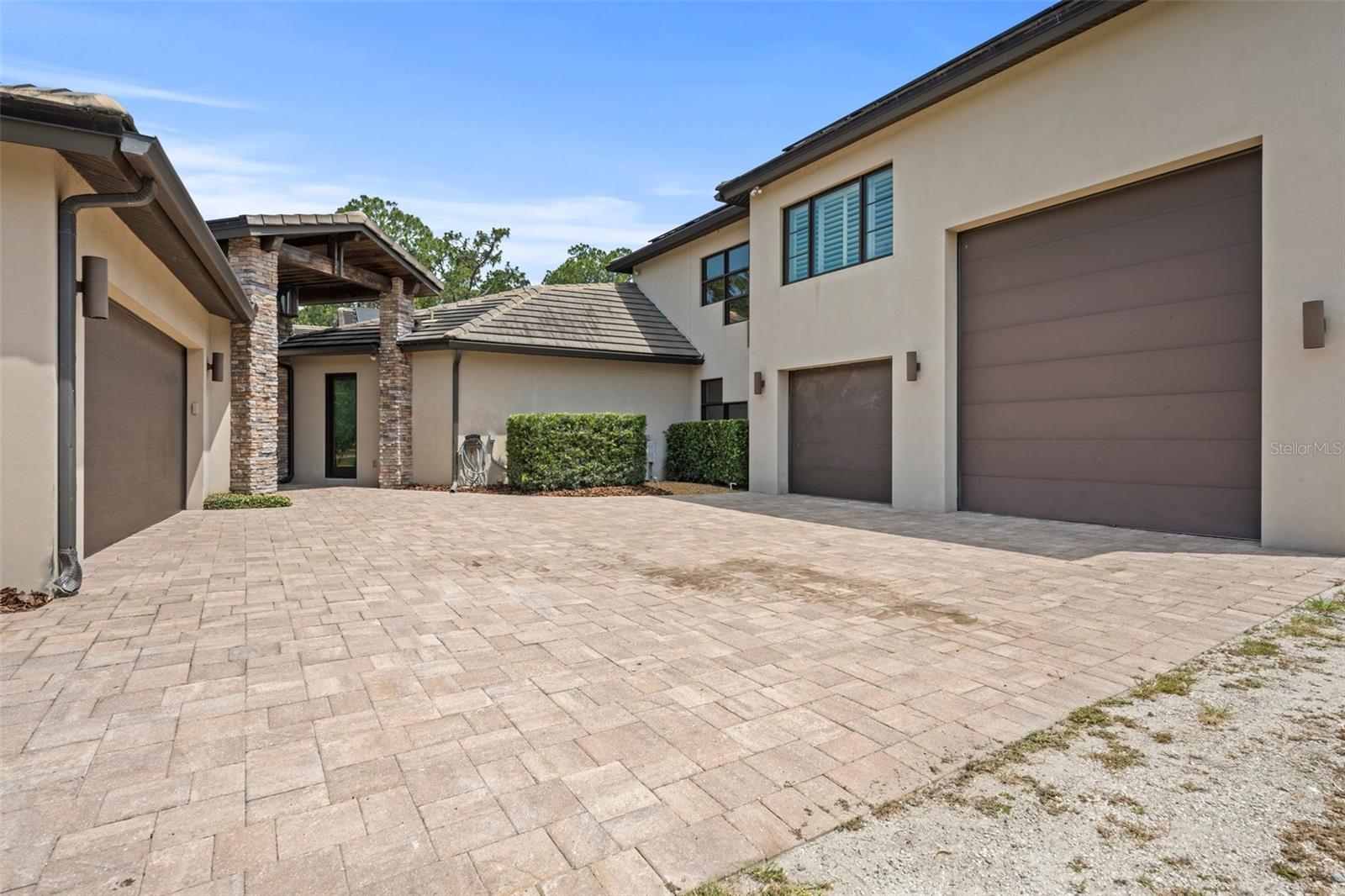 CYPRESS SHORES - Residential