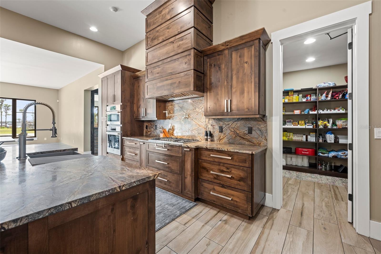 CYPRESS SHORES - Residential