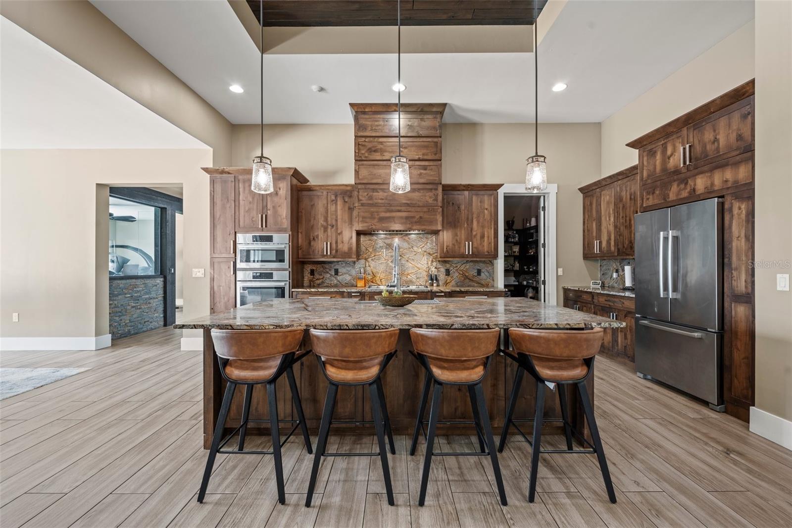 CYPRESS SHORES - Residential