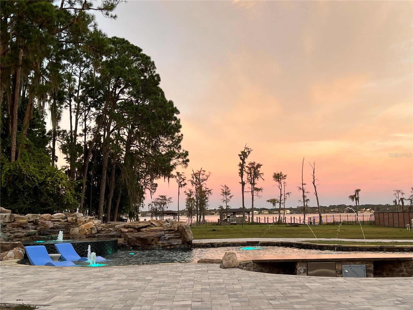 CYPRESS SHORES - Residential