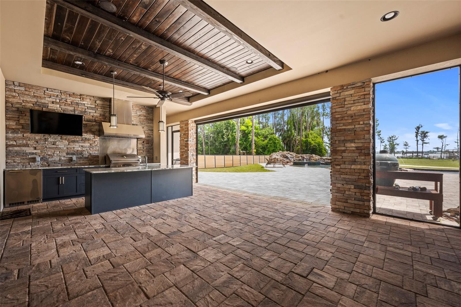 CYPRESS SHORES - Residential