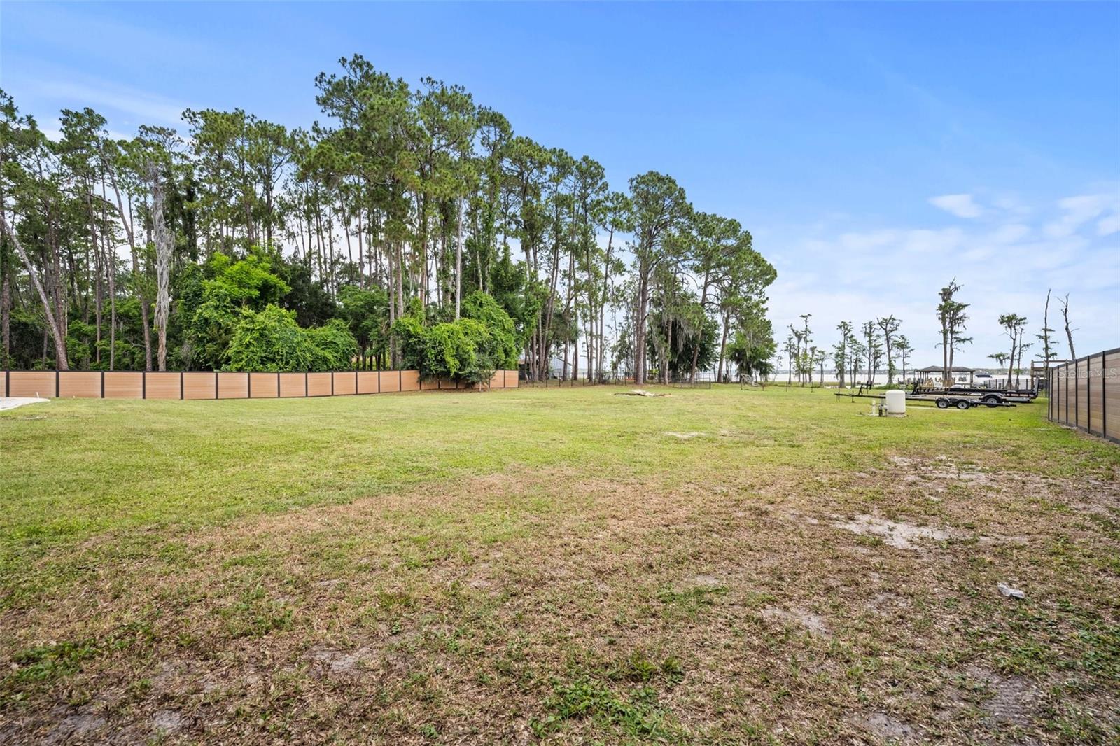 CYPRESS SHORES - Residential