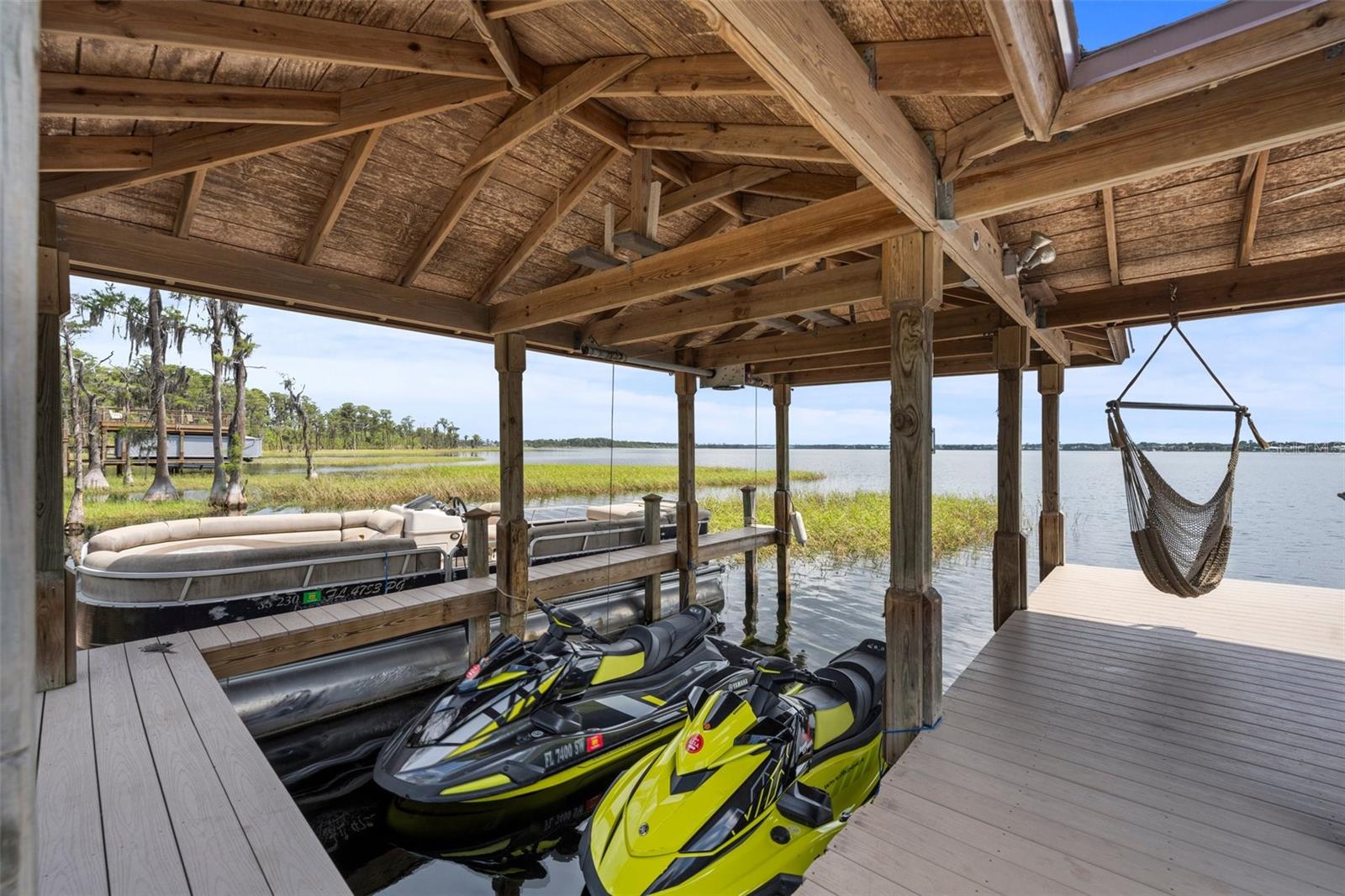 CYPRESS SHORES - Residential
