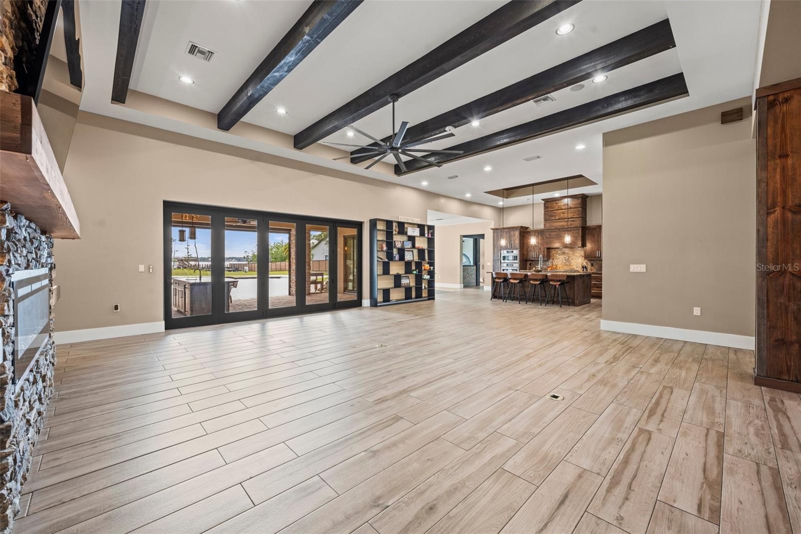 CYPRESS SHORES - Residential