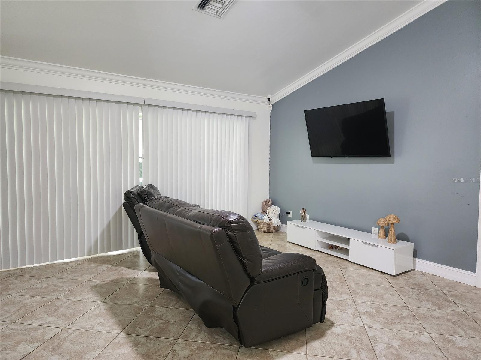 GOLDEN GATE ESTATE UNIT 13 - Residential