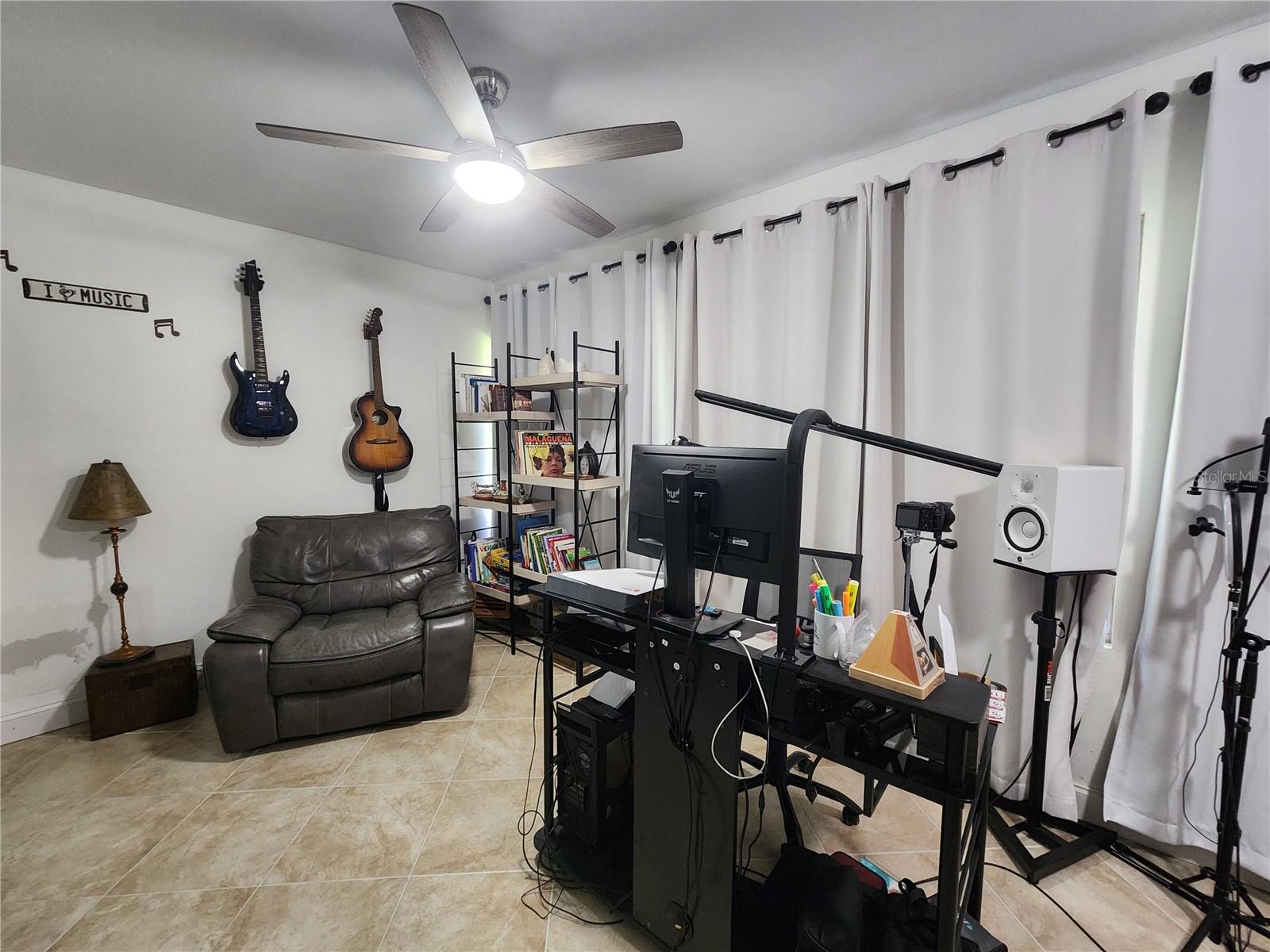 GOLDEN GATE ESTATE UNIT 13 - Residential