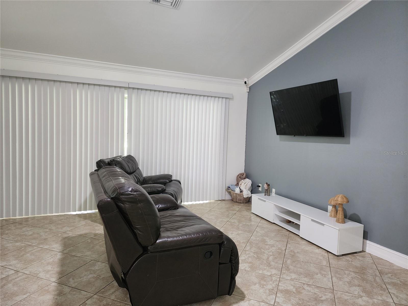 GOLDEN GATE ESTATE UNIT 13 - Residential