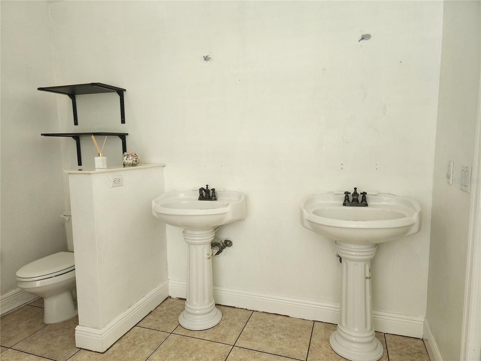 GOLDEN GATE ESTATE UNIT 13 - Residential