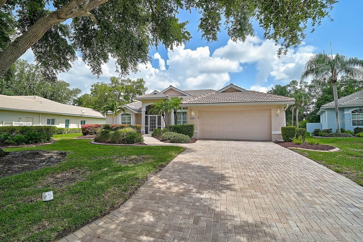 CALUSA LAKES - Residential