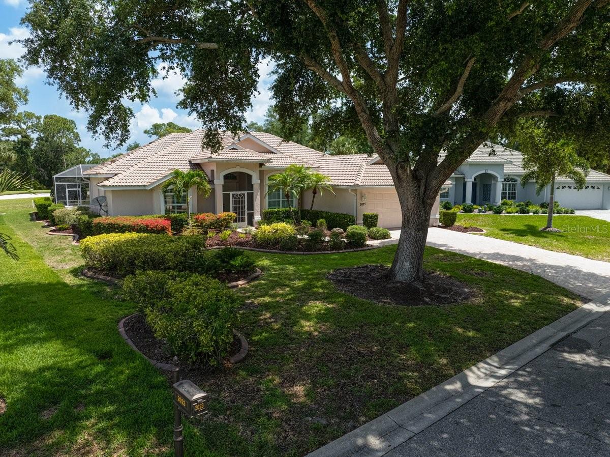 CALUSA LAKES - Residential