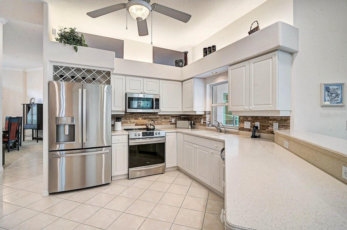 CALUSA LAKES - Residential