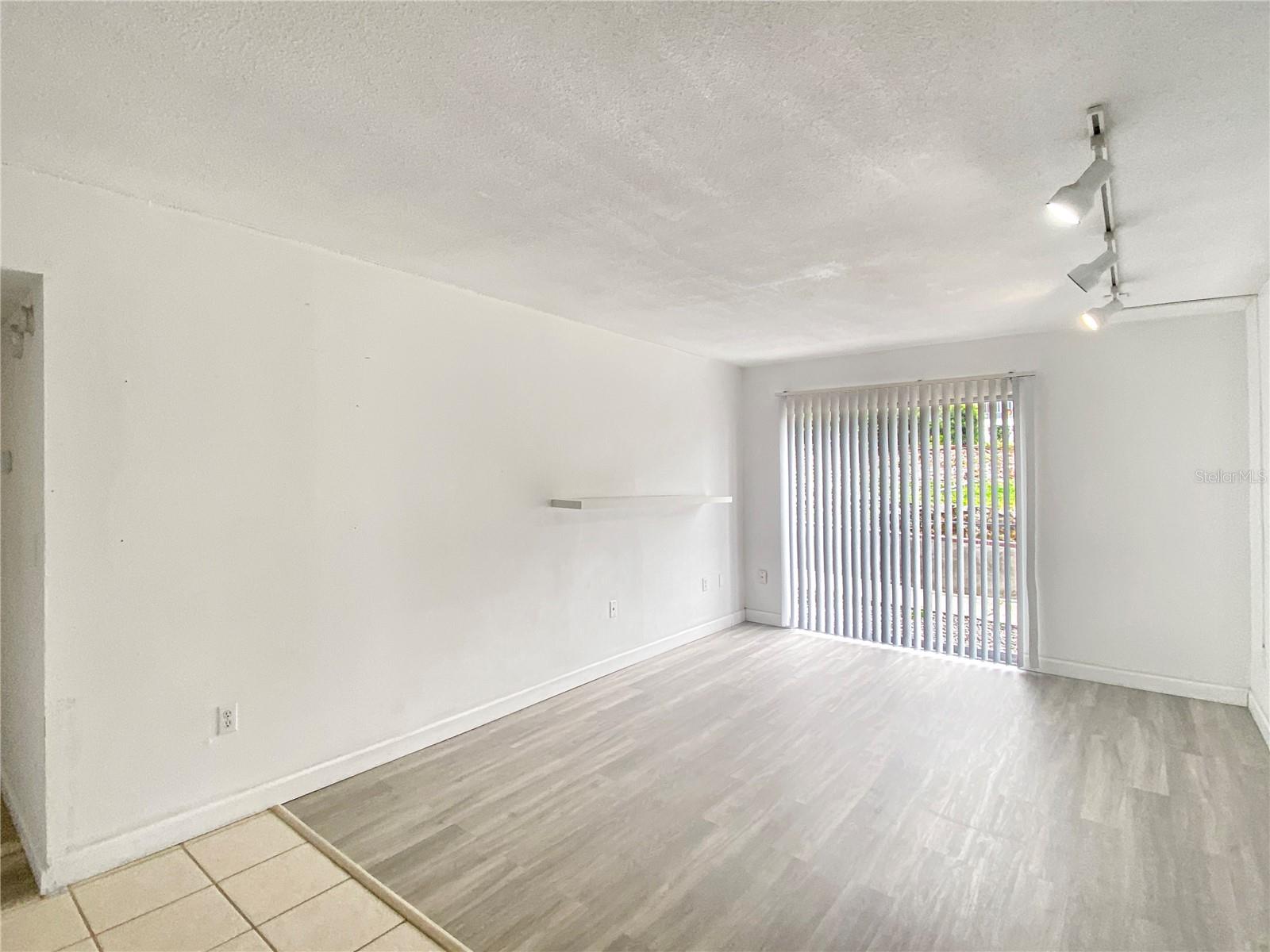 SUMMIT HOUSE - Residential