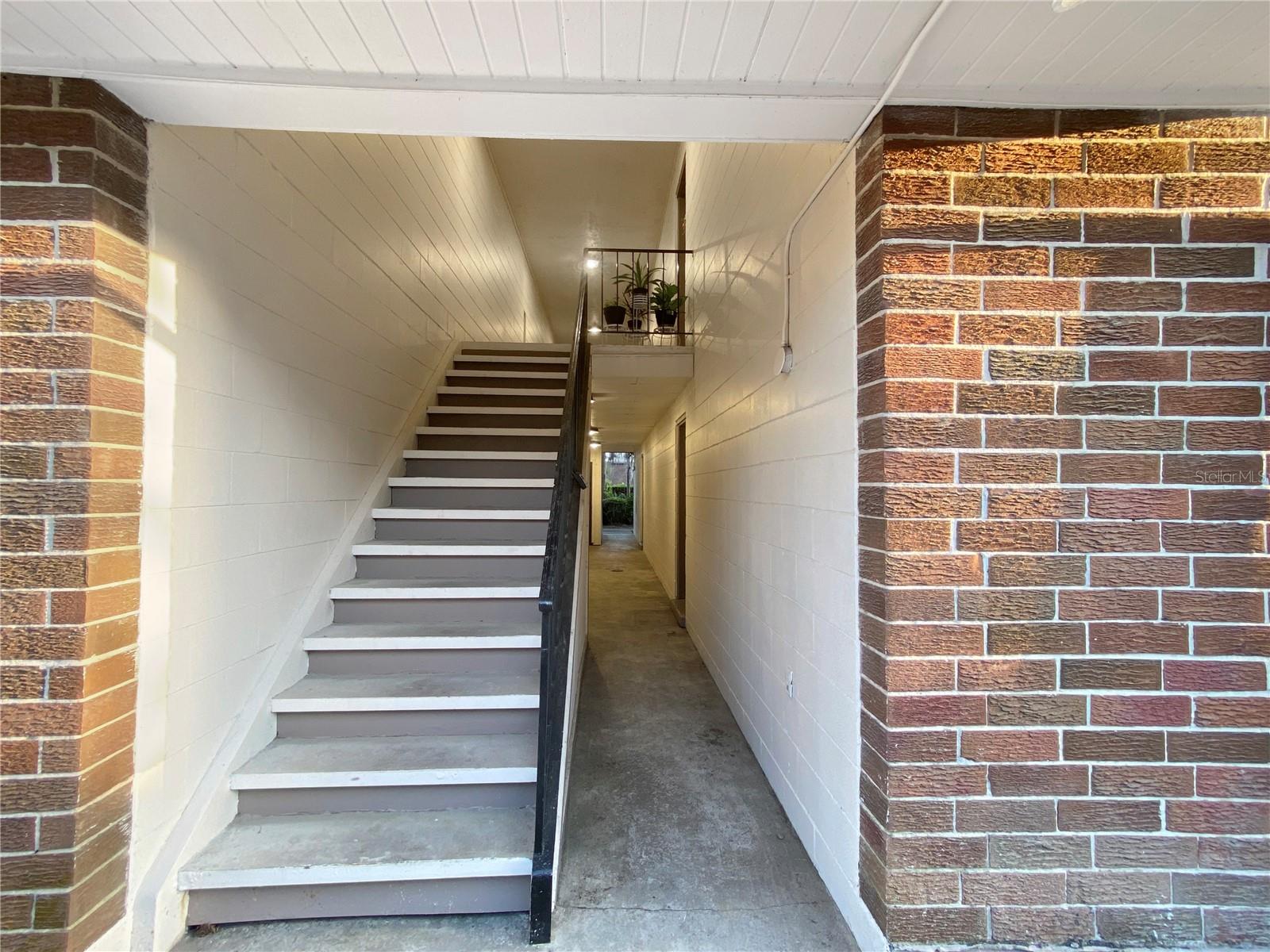 SUMMIT HOUSE - Residential