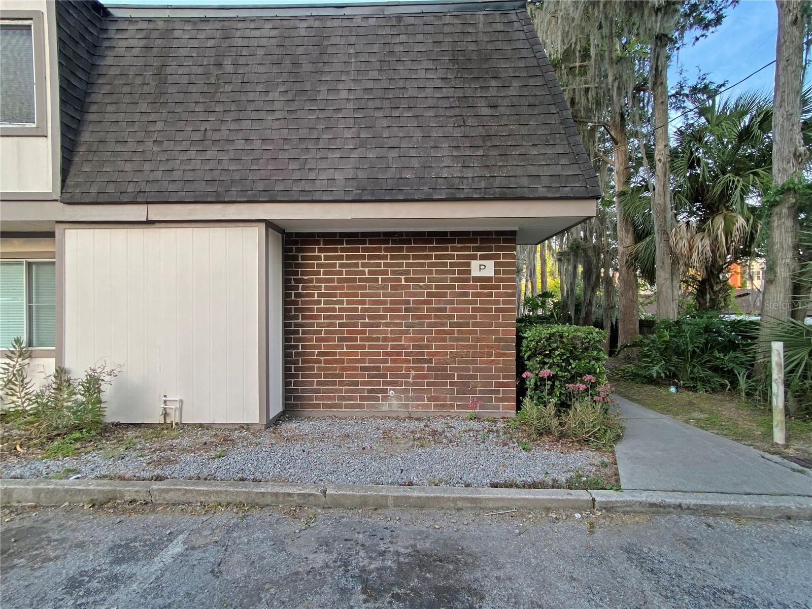 SUMMIT HOUSE - Residential