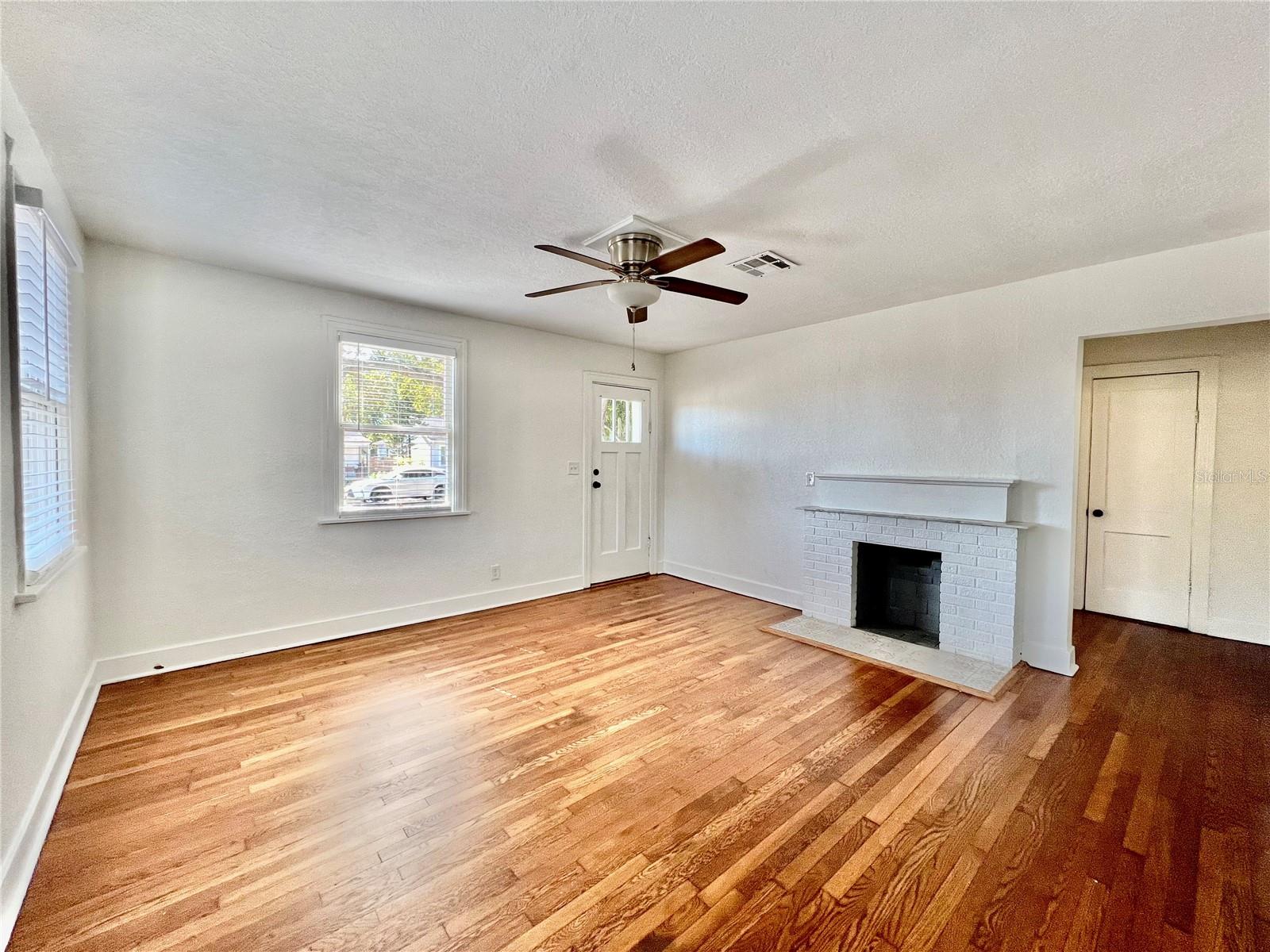 POWERS CENTRAL PARK SUB - Residential Lease