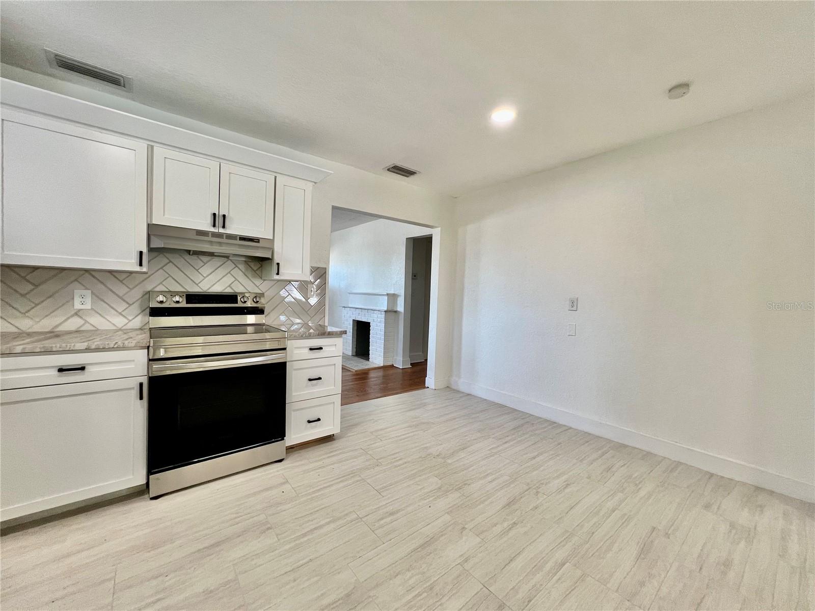 POWERS CENTRAL PARK SUB - Residential Lease