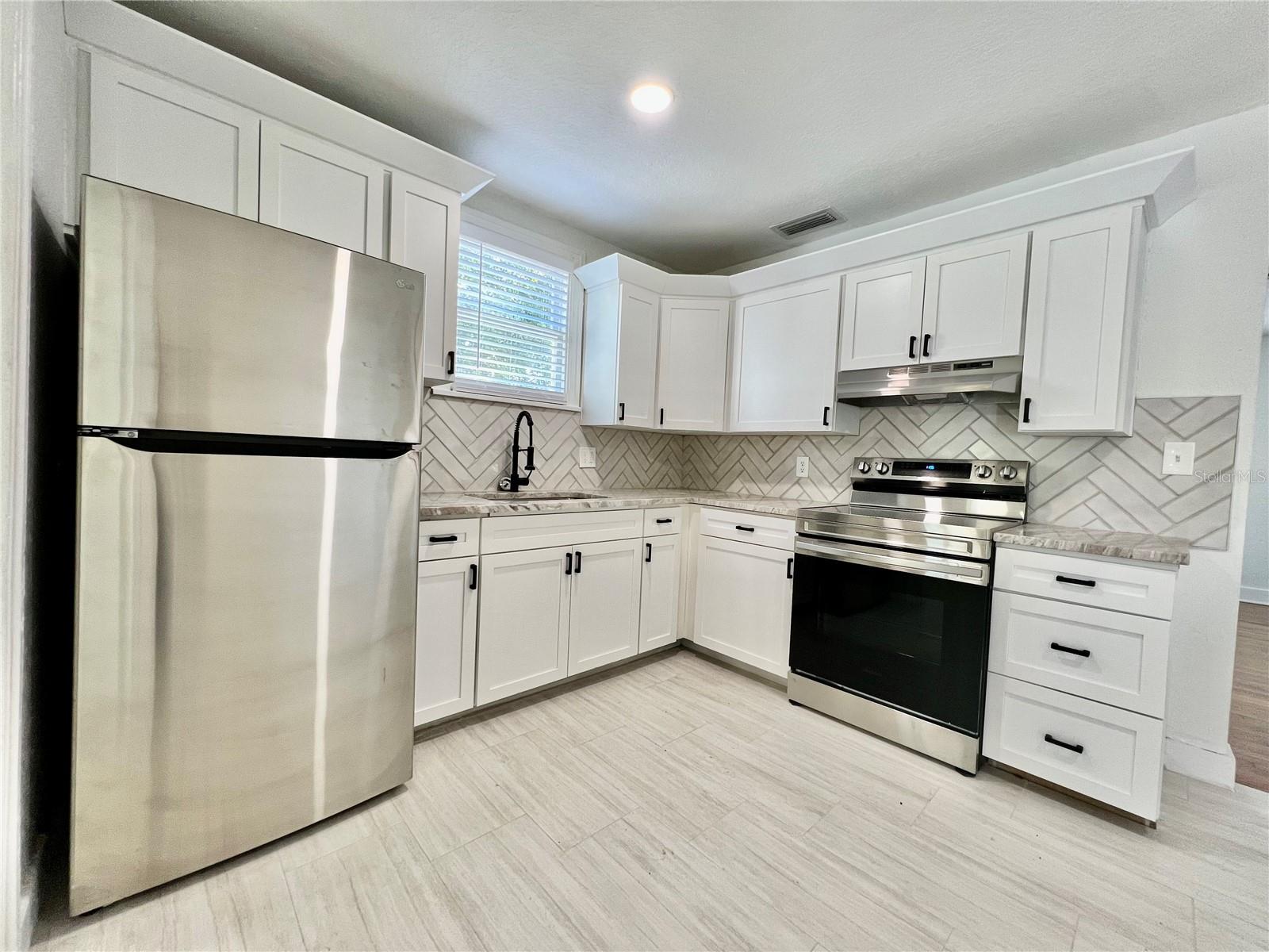 POWERS CENTRAL PARK SUB - Residential Lease