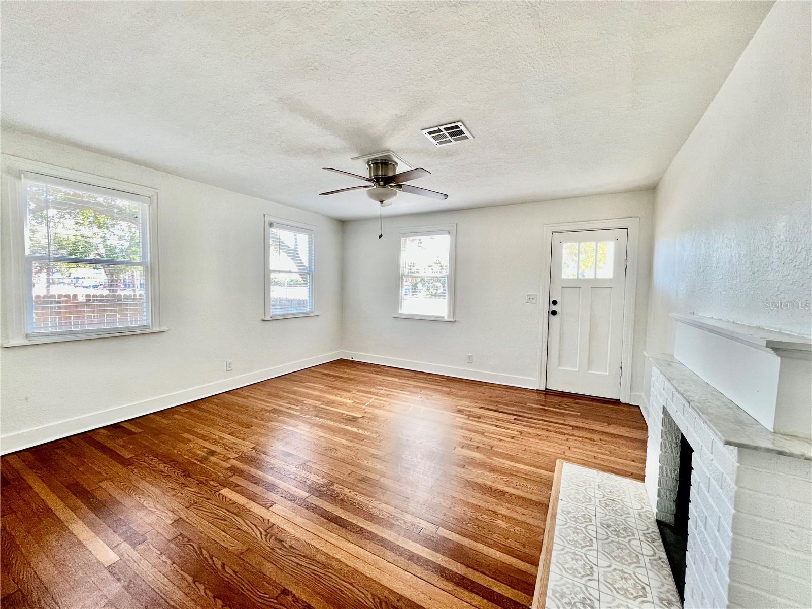 POWERS CENTRAL PARK SUB - Residential Lease