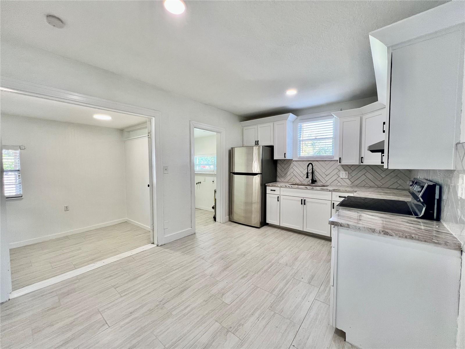 POWERS CENTRAL PARK SUB - Residential Lease