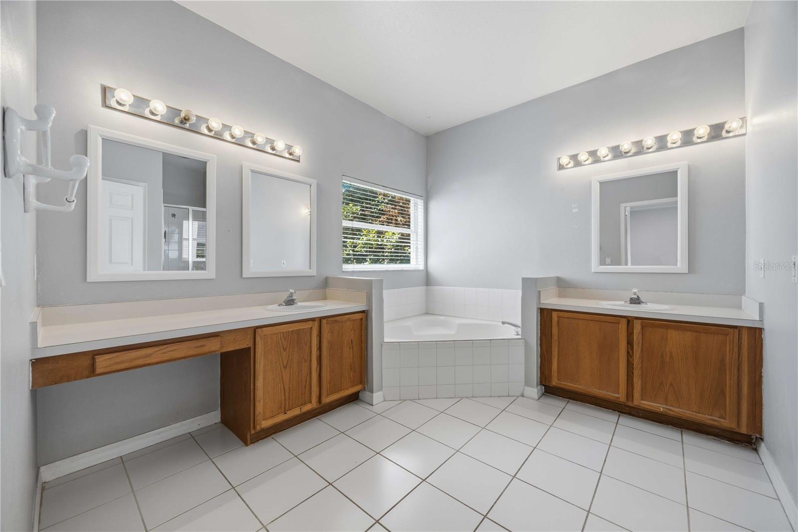 BRIGHTON LAKES PH 1 - Residential