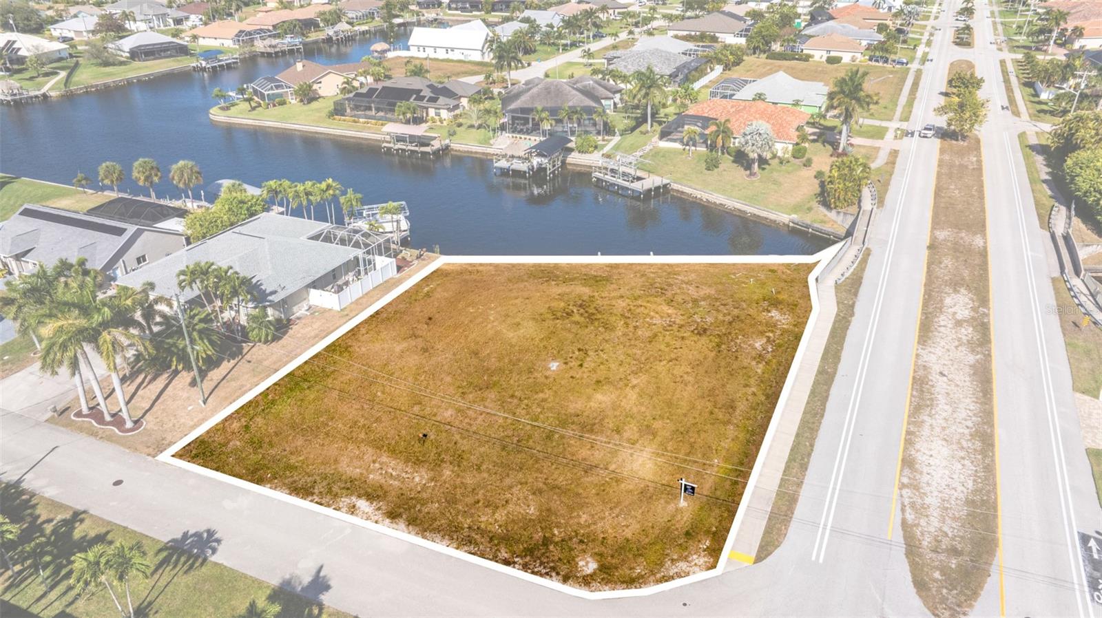 CAPE CORAL - Land