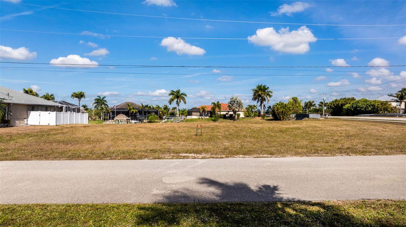CAPE CORAL - Land