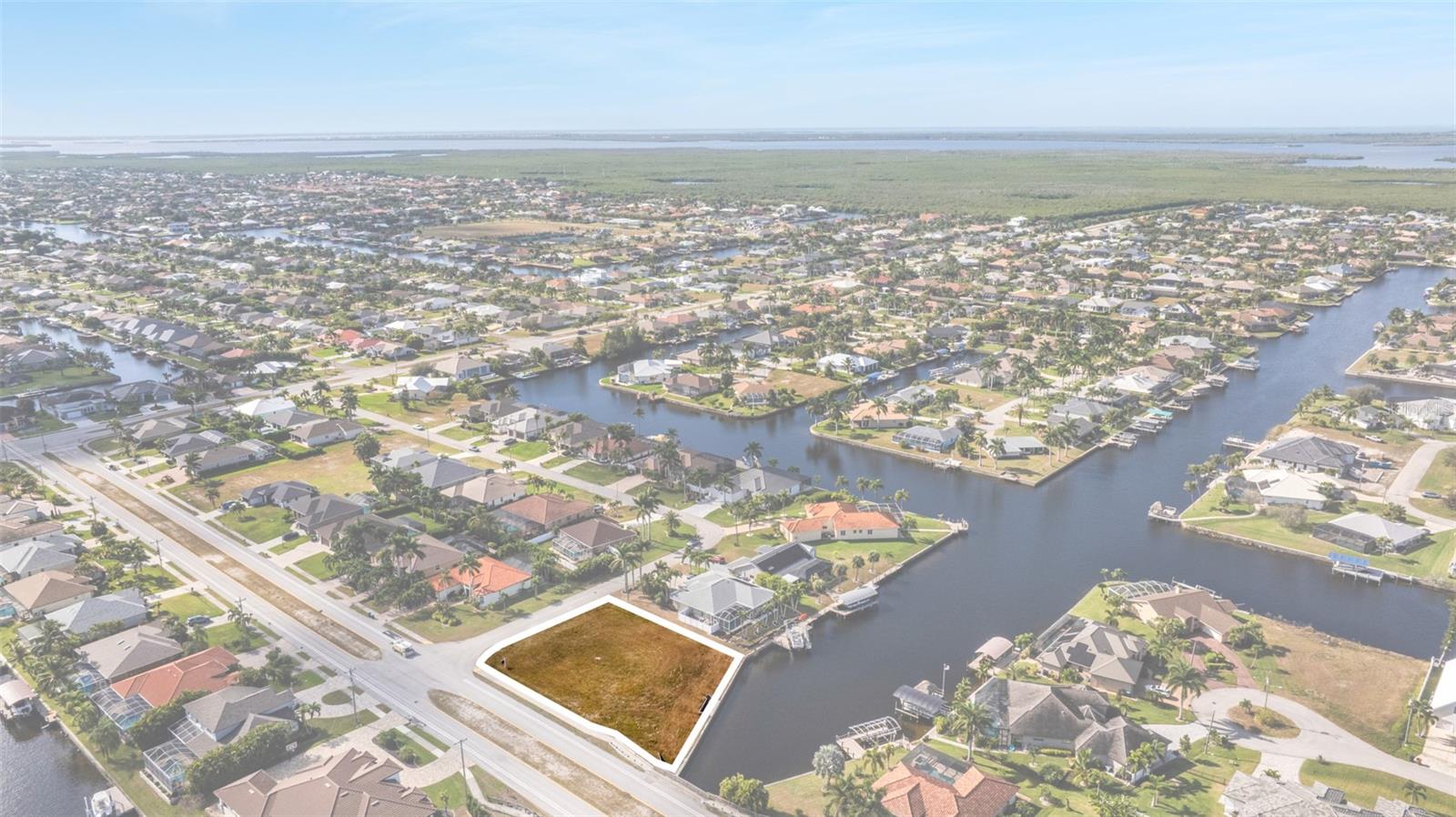 CAPE CORAL - Land
