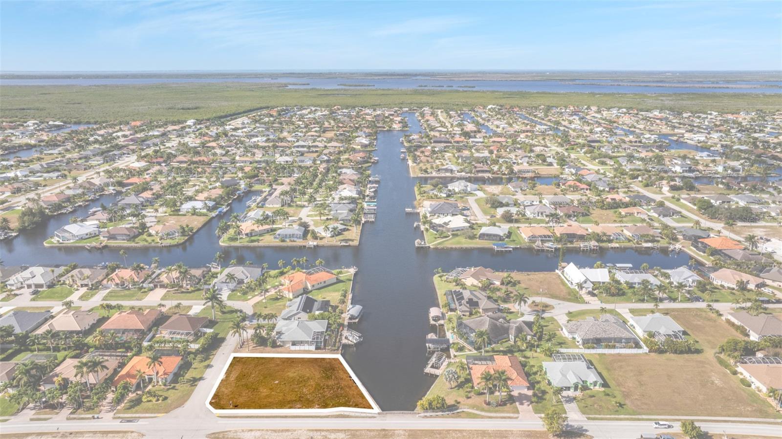 CAPE CORAL - Land