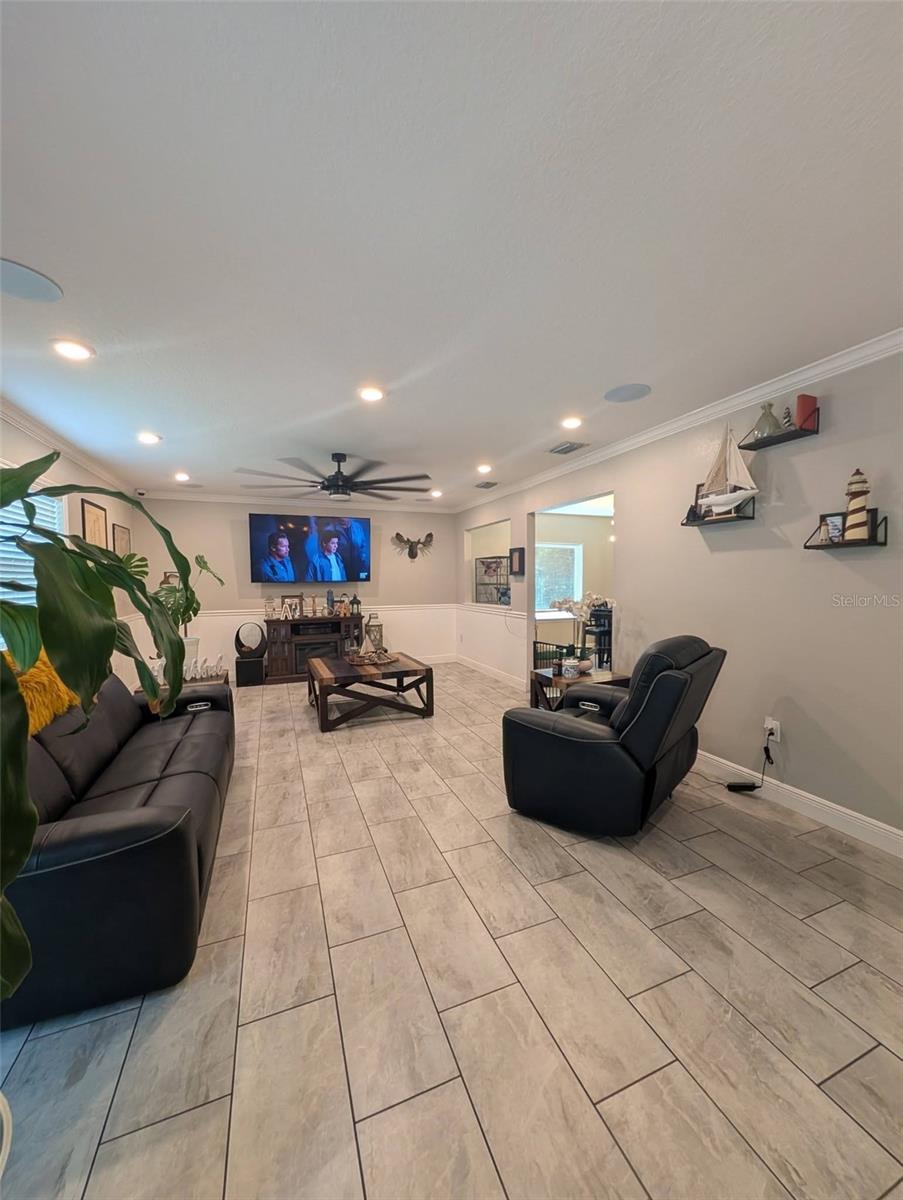 ROYAL HIGHLANDS - Residential