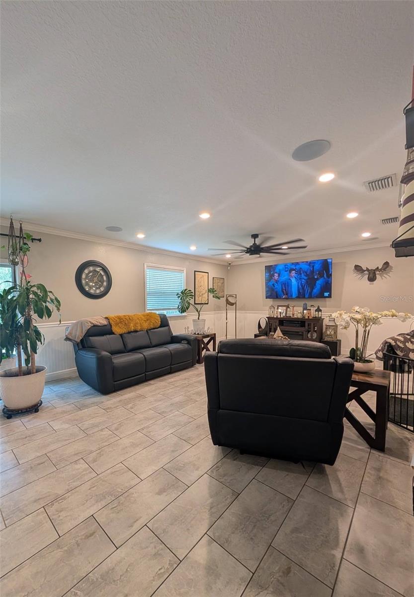 ROYAL HIGHLANDS - Residential