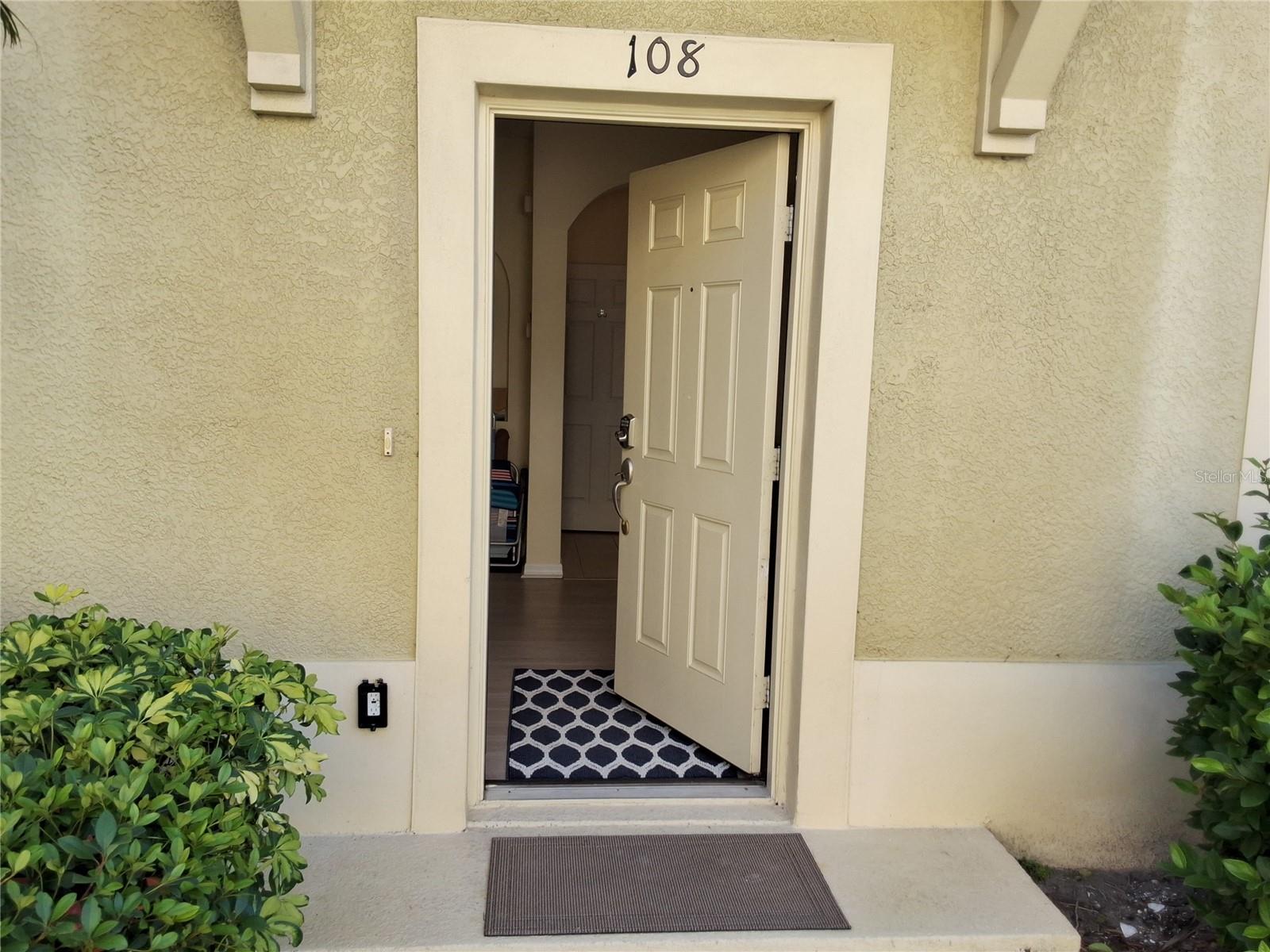 LAKESIDE VILLAGE TOWNHOME - Residential