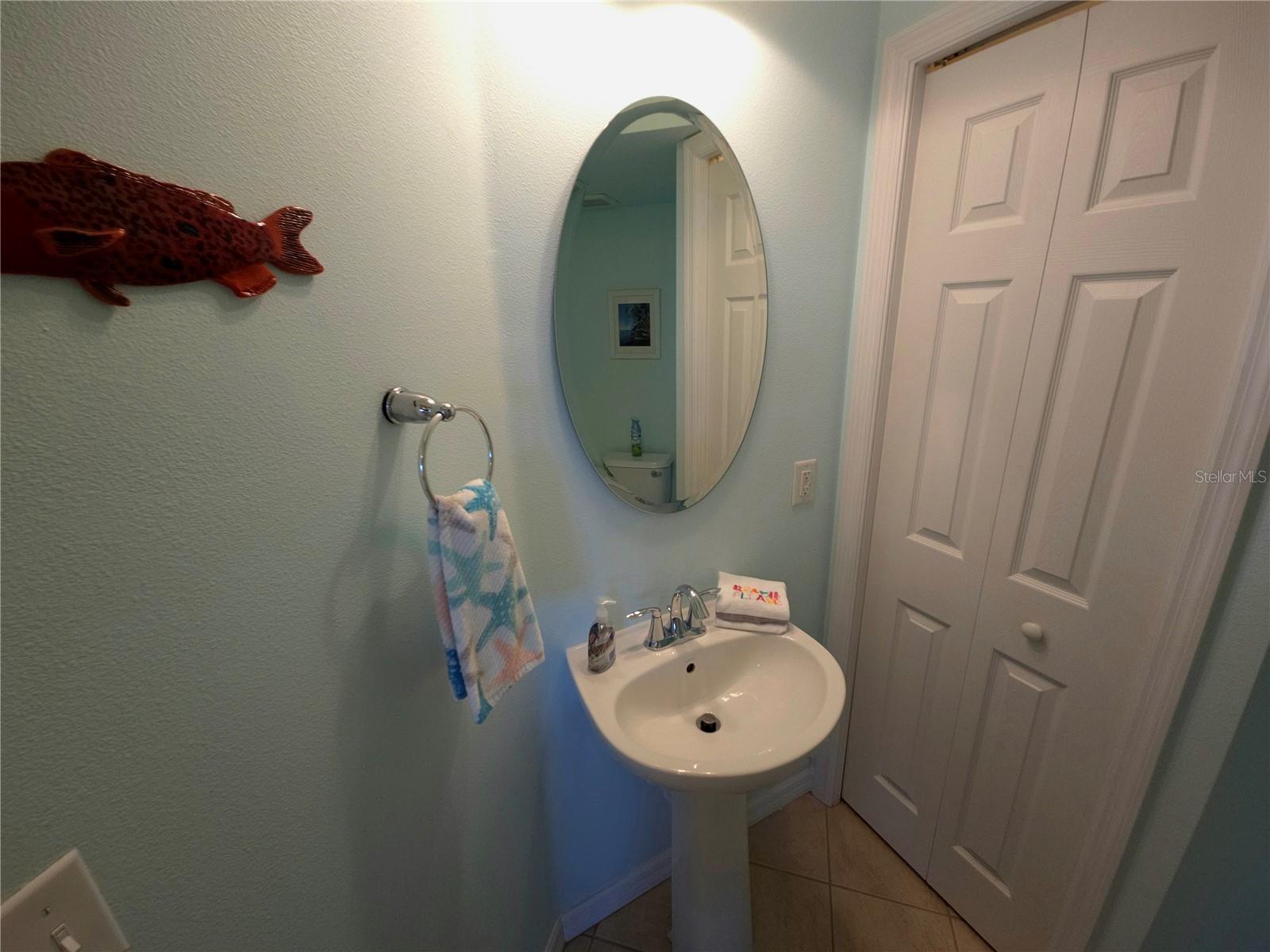 LAKESIDE VILLAGE TOWNHOME - Residential