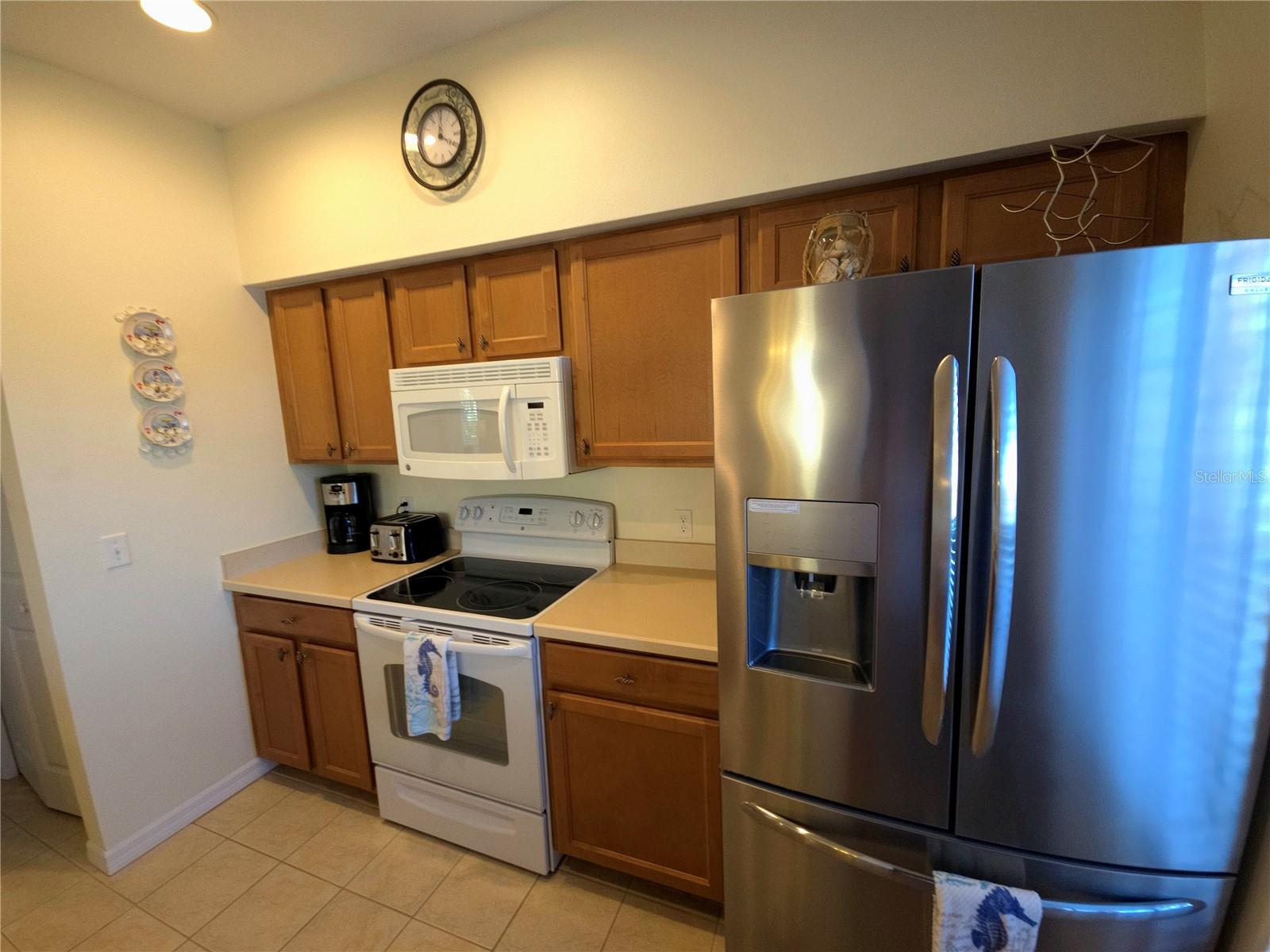 LAKESIDE VILLAGE TOWNHOME - Residential