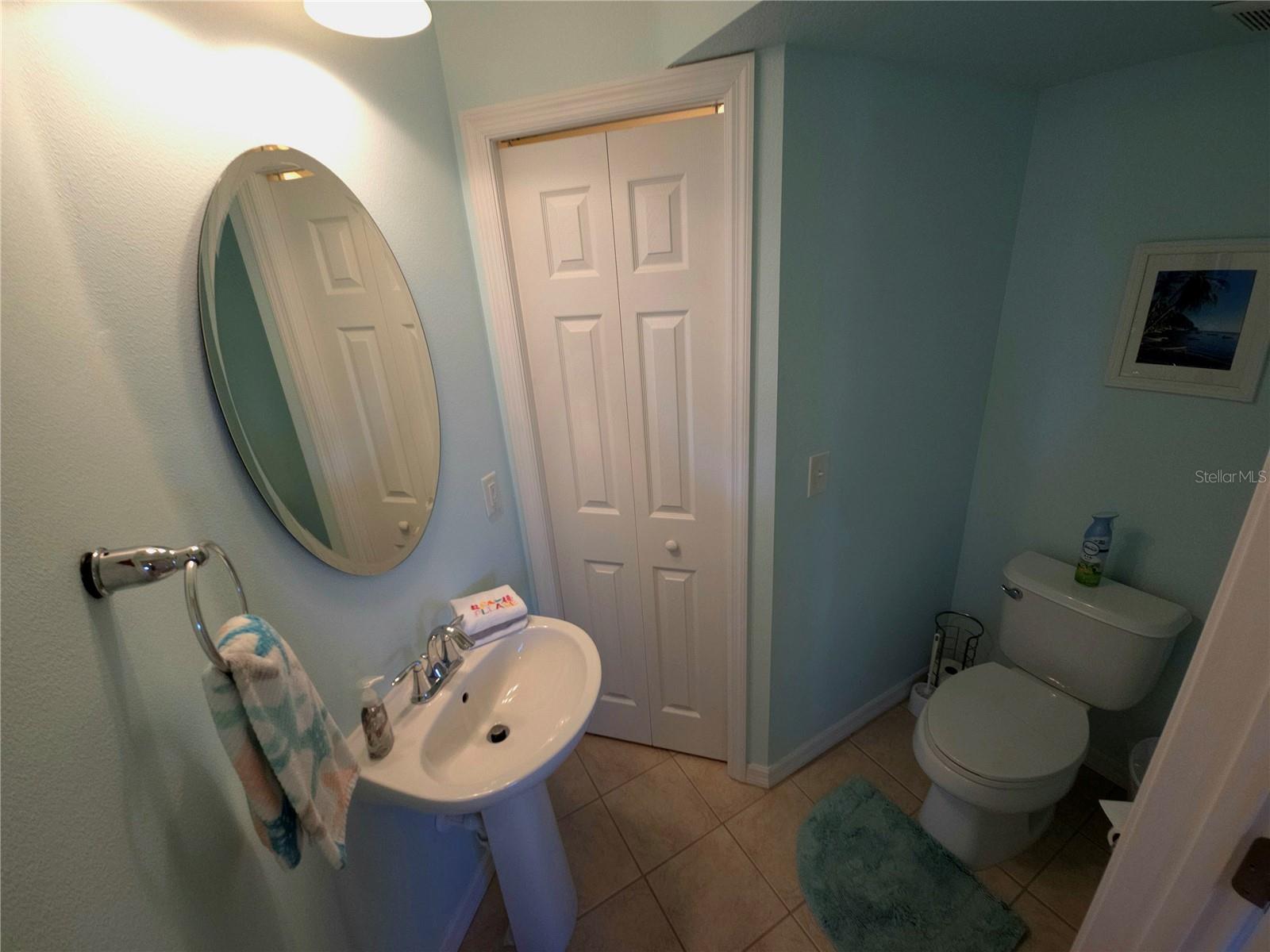 LAKESIDE VILLAGE TOWNHOME - Residential